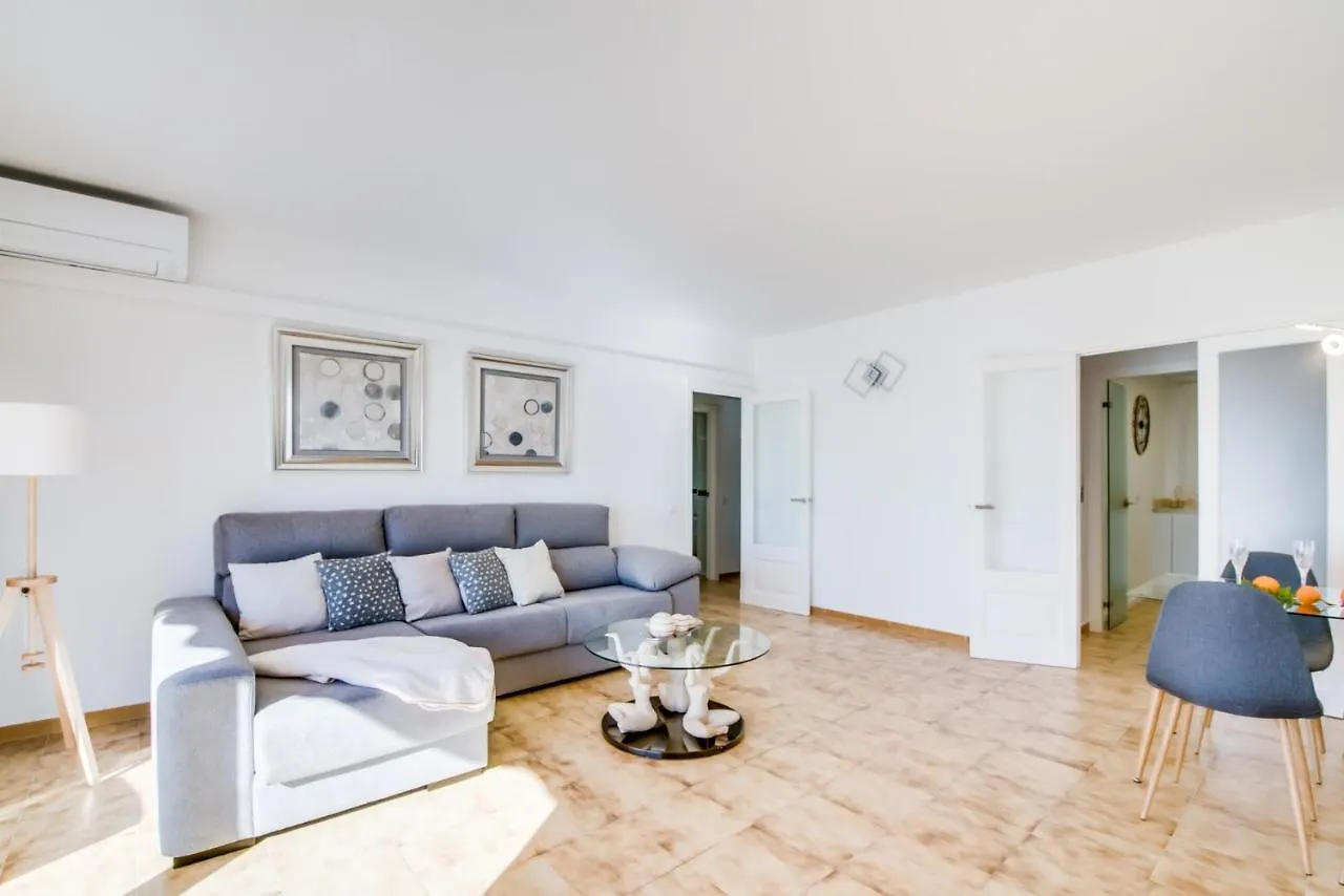 Ideal Property Mallorca - Butterfly Alcúdia 0*,  Spagna