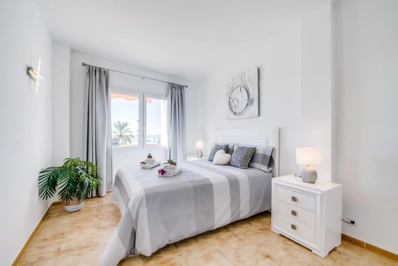 Ideal Property Mallorca - Butterfly Alcúdia 0*,  Spagna