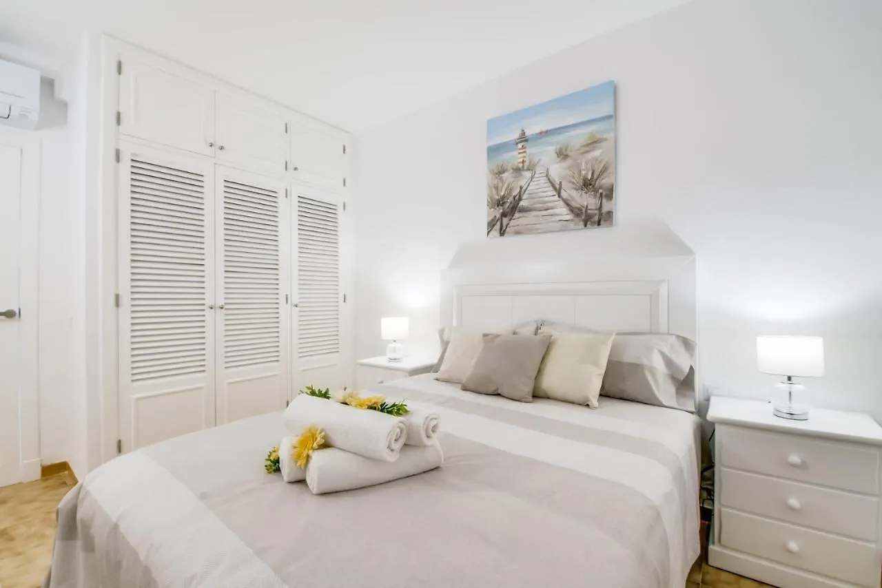 Ideal Property Mallorca - Butterfly Alcúdia 0*,